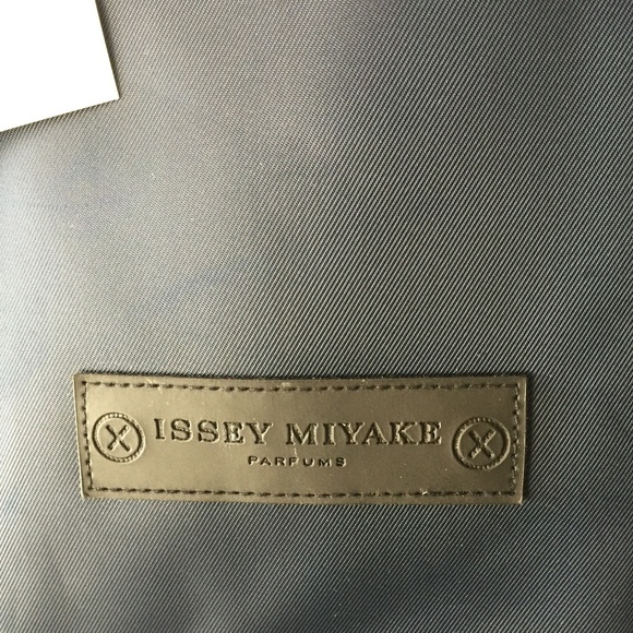 Large Issey Miyake Navy Blue Travel Bag NWT - Picture 3 of 8